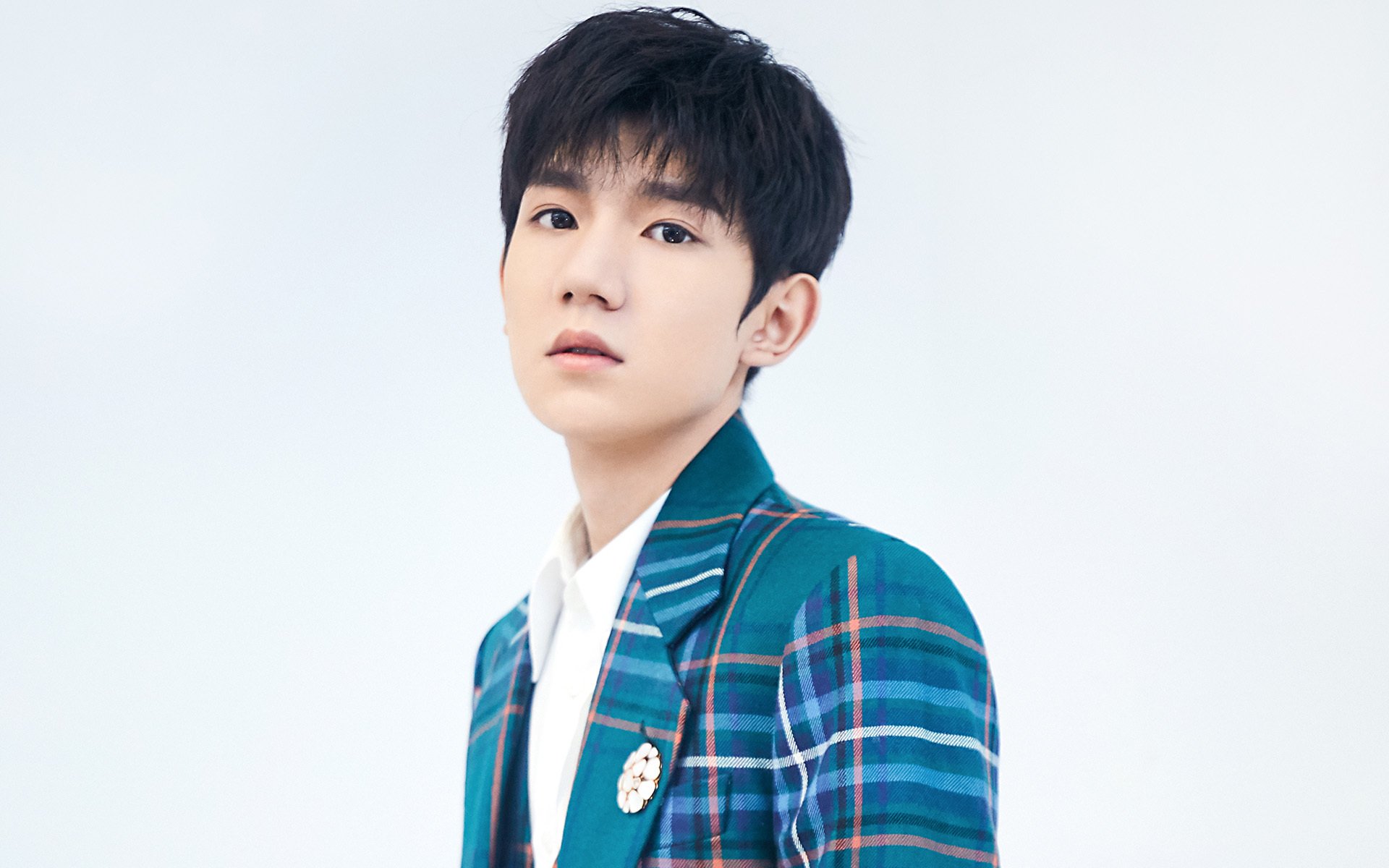 绝杀时刻，米切尔在F1街道赛之夜上演不可能的超车