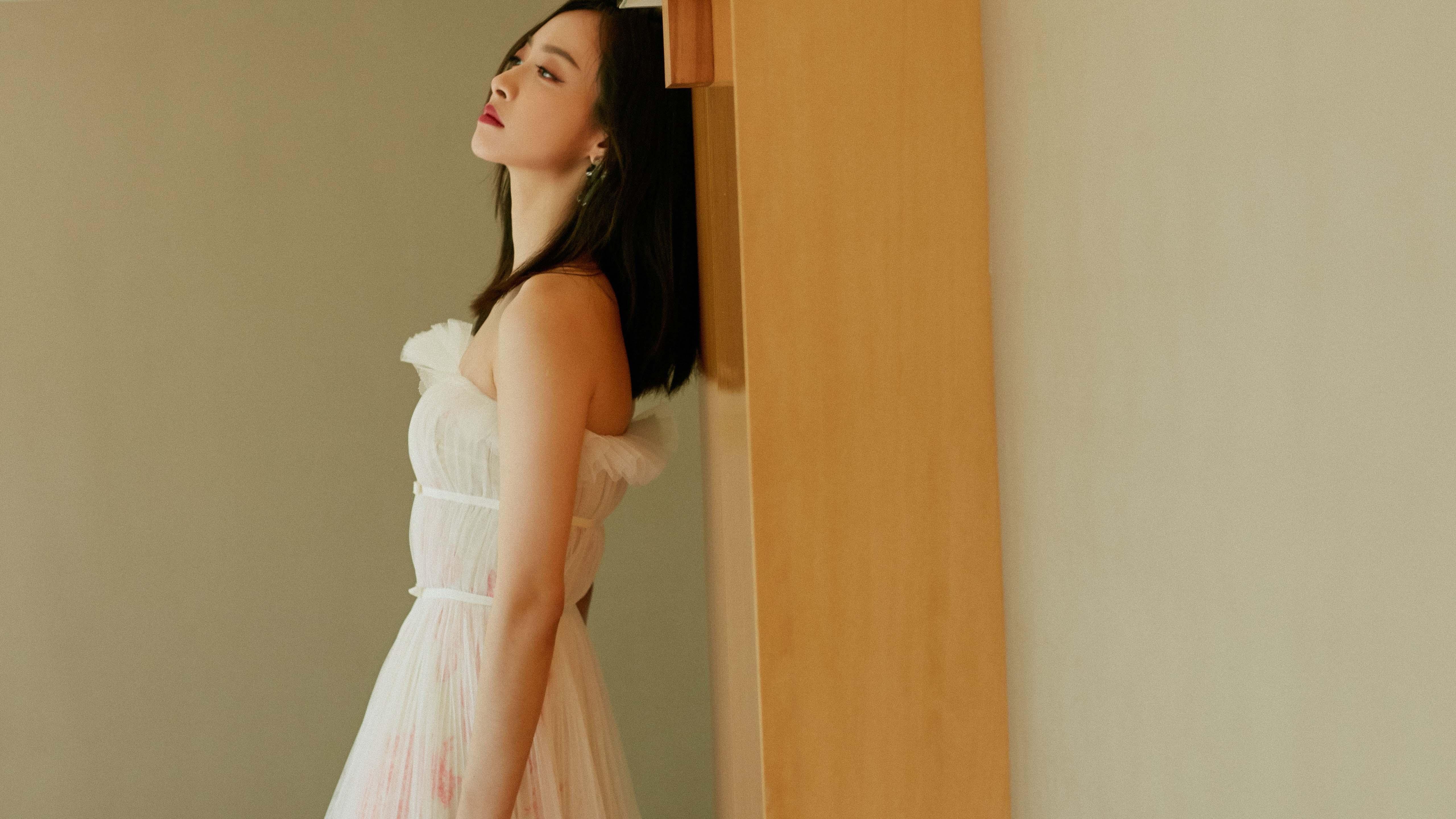 红黑油门，AC米兰的东方节奏与斯通斯的街道法则