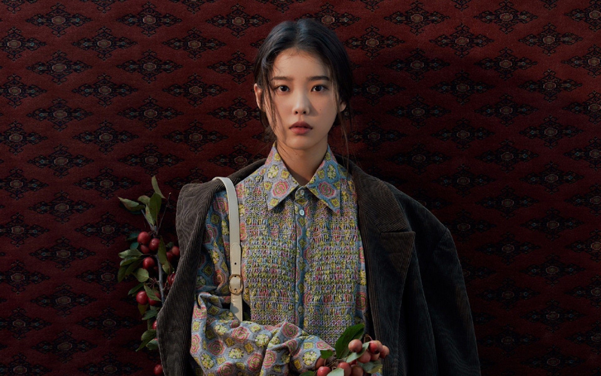北欧极光下的第三极,当莱万在丹麦碾压中,重写前锋的定义
